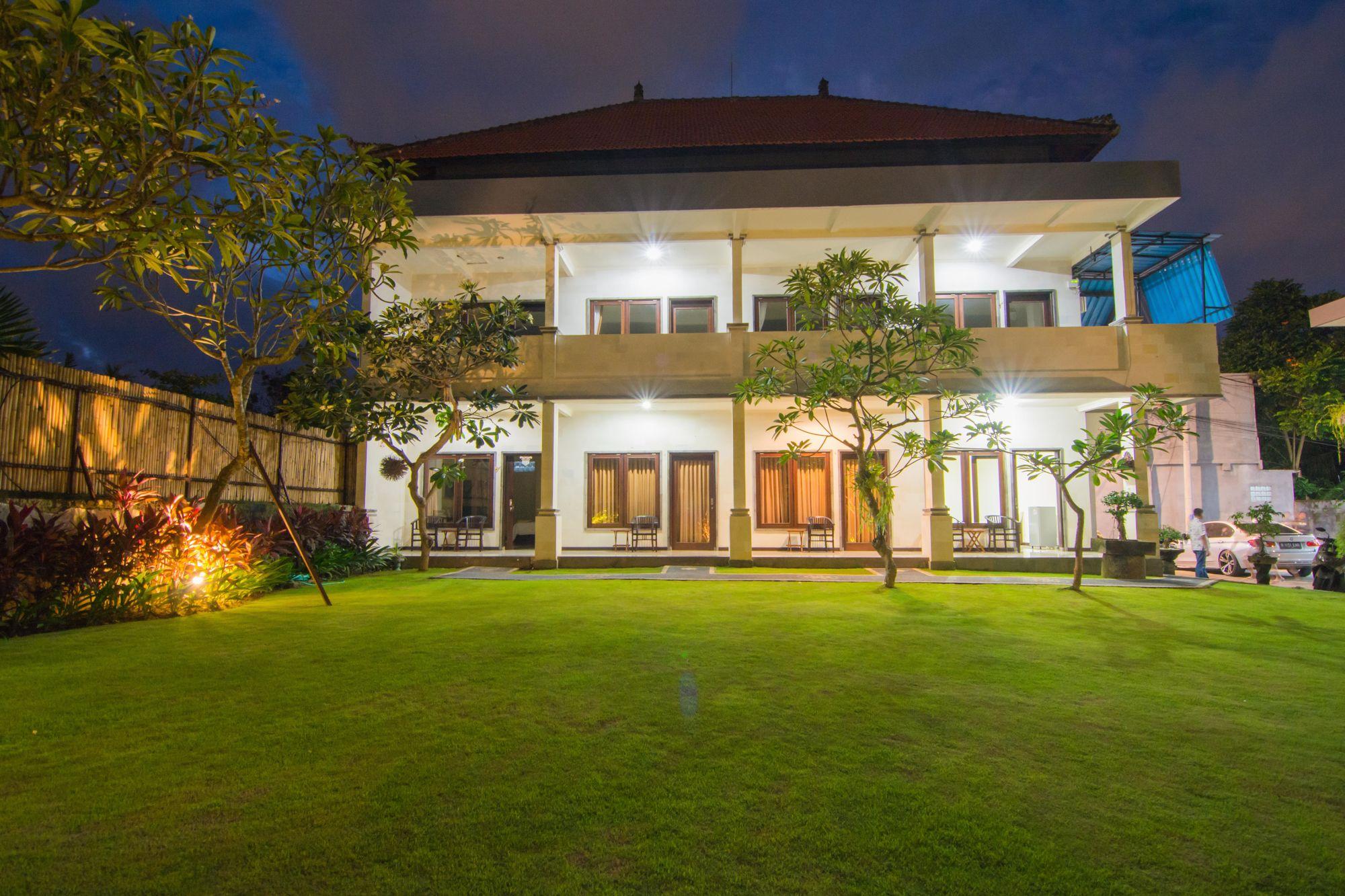 Gria Manik Batubelig 3* Seminyak (Bali)
